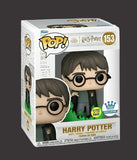 Harry Potter: #153 Harry w/ Floo Powder [Funko Shop Exclusive - GITD]